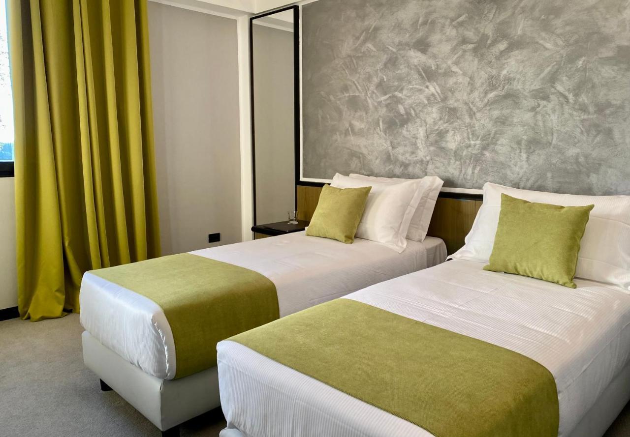 Hotel Gardenia Fiera Cermenate Dış mekan fotoğraf