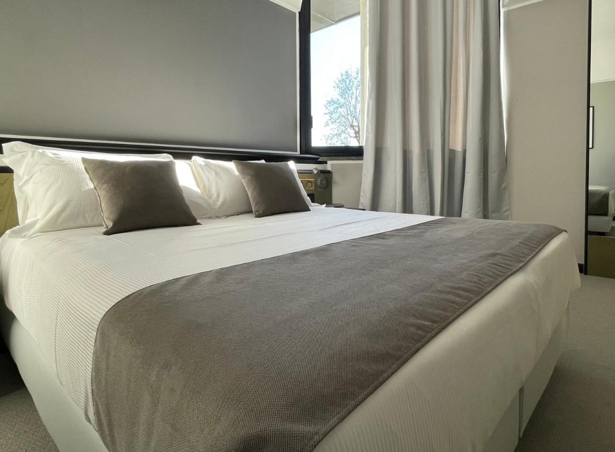 Hotel Gardenia Fiera Cermenate Dış mekan fotoğraf