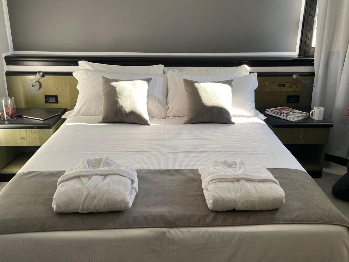 Hotel Gardenia Fiera Cermenate Dış mekan fotoğraf