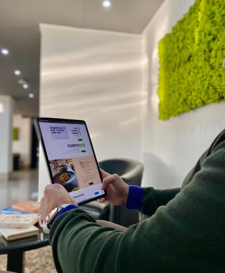 Hotel Gardenia Fiera Cermenate Dış mekan fotoğraf